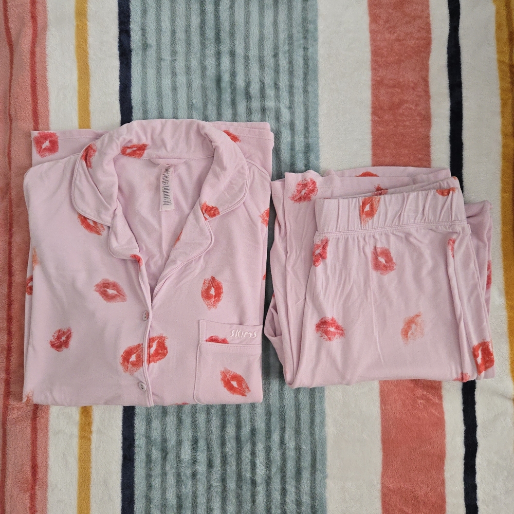 Bundle 2 Sets SKIMS long Pajamas Rare Cherry Blossom Lipstick Print Size S